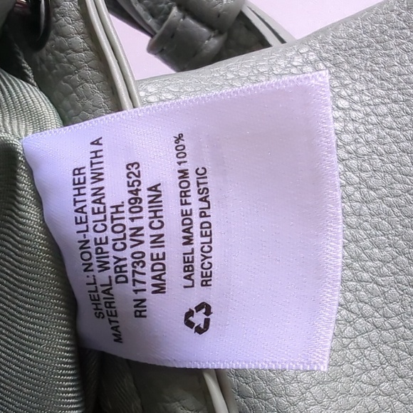 A New Day Women's Small Green Crossbody Or Shoulder Strap Purse Magnetic Closure - Picture 6 of 8